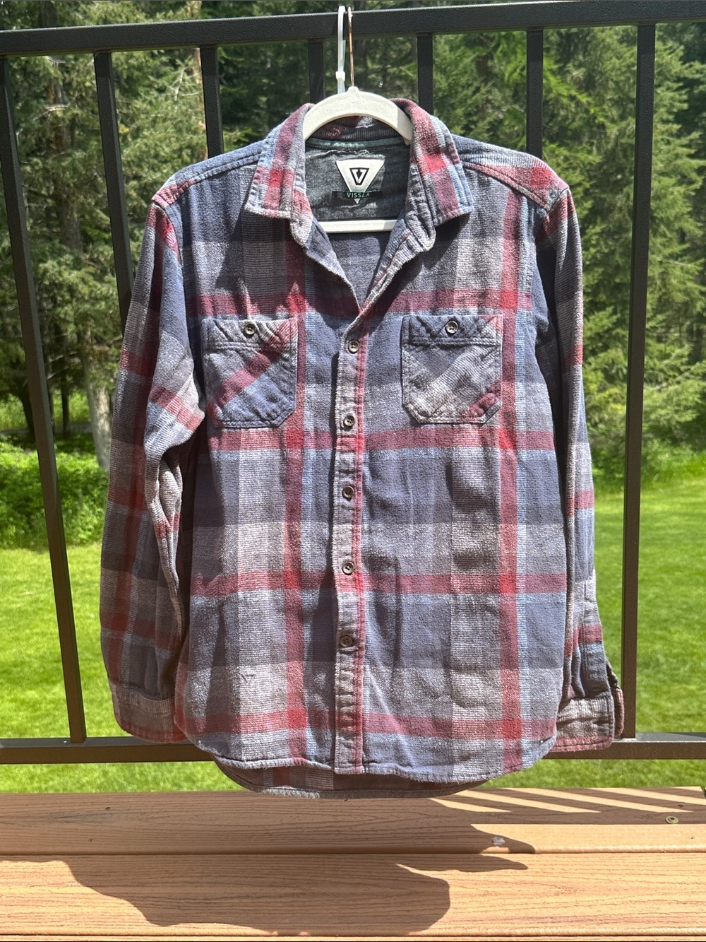VISSLA Men's Red and Gray Plaid Long-Sleeve Button-Up Shirt